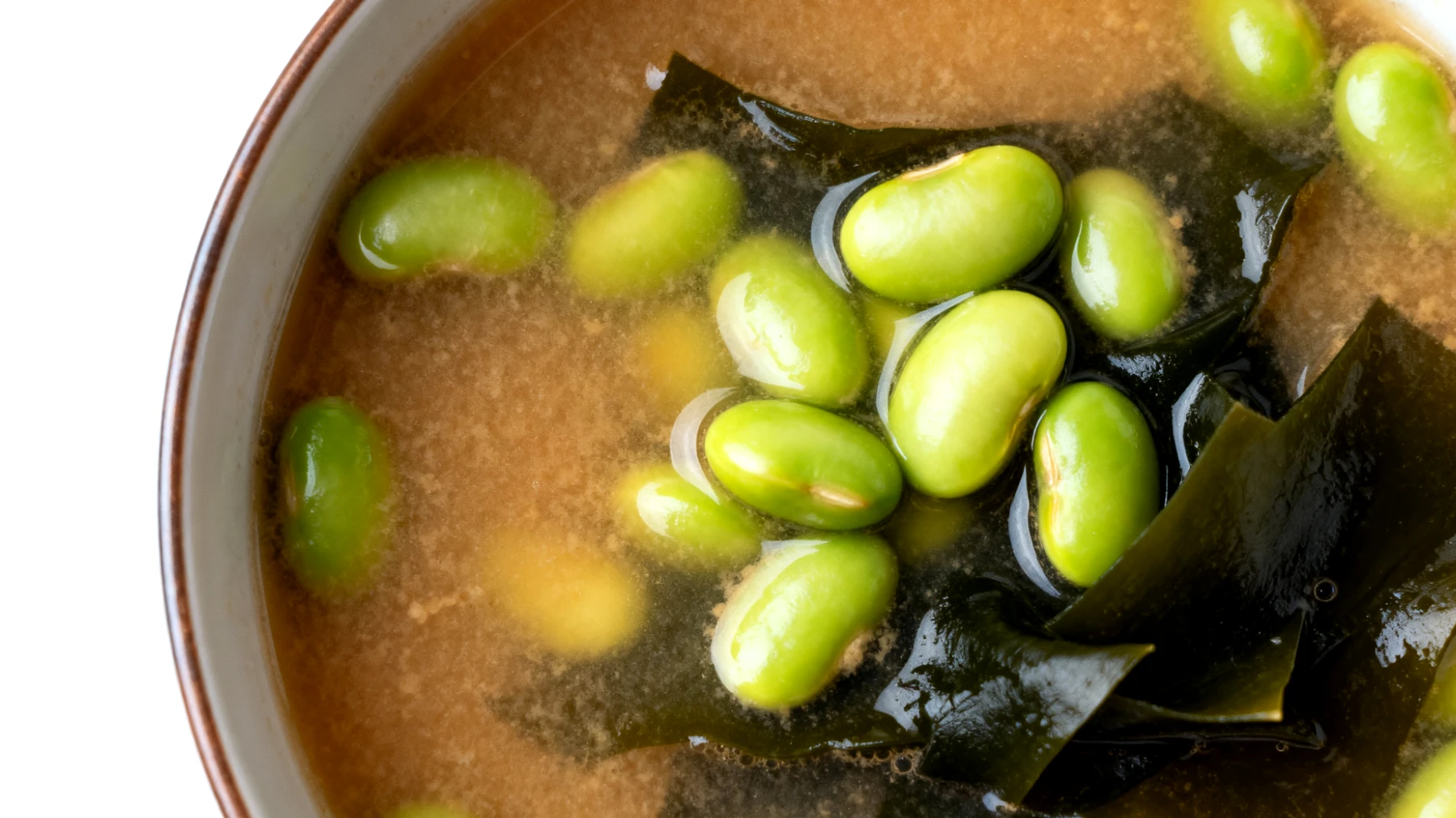 Zuppa di miso con edamame e alghe wakame"