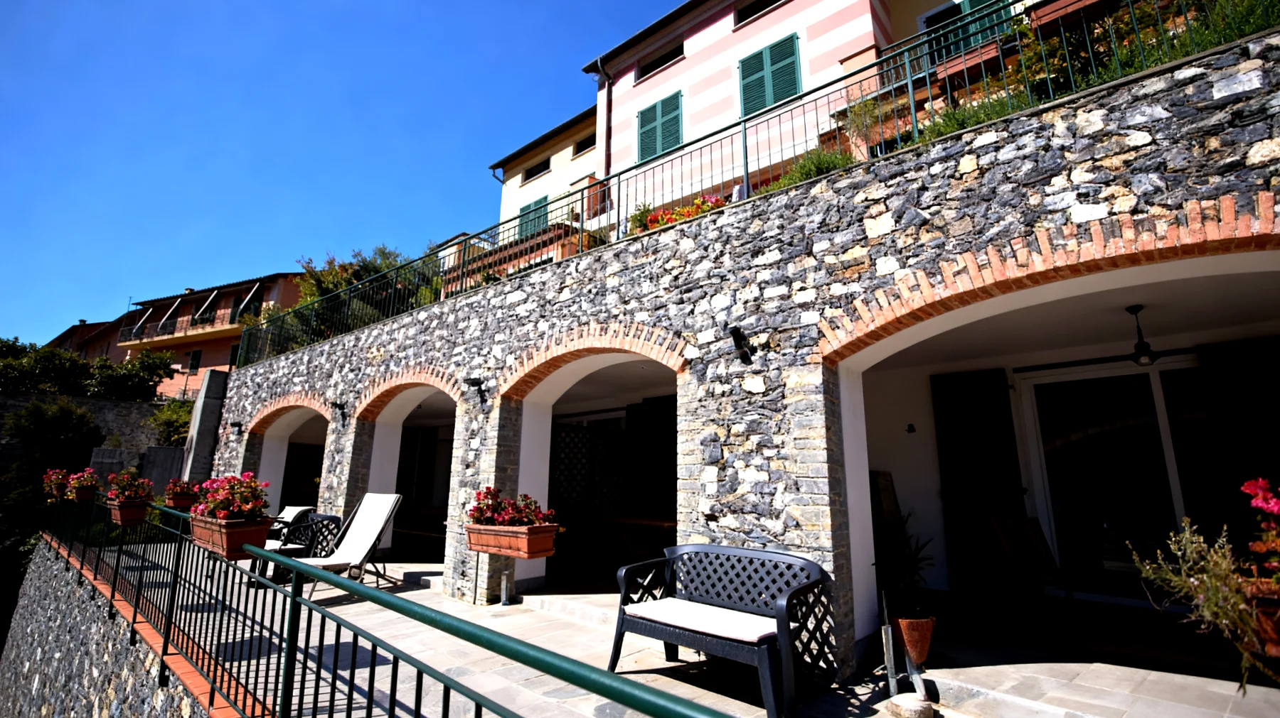 Un posto al sole 2025-12-21T10:38:57.311Z"